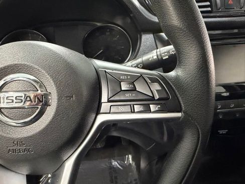 Used 2018 Nissan Rogue S image 14