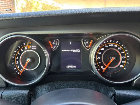 Used 2018 Jeep Wrangler Unlimited Sport AWD/4WD image 15