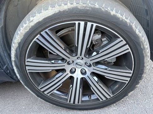Used 2023 Volvo XC90 T8 Plus w/ Protection Package Premier AWD/4WD image 4