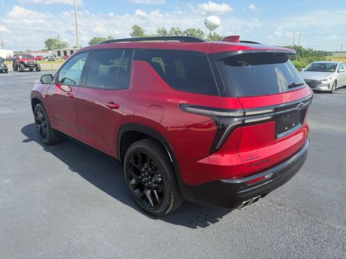 Used 2025 Chevrolet Traverse RS w/ LPO, Cargo Package FWD image 27