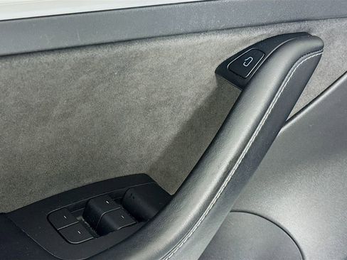 Used 2021 Tesla Model 3 Standard Range Plus image 18