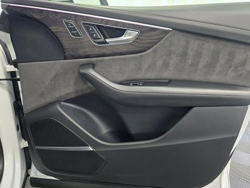 Used 2021 Audi Q8 Prestige w/ Prestige Package image 26