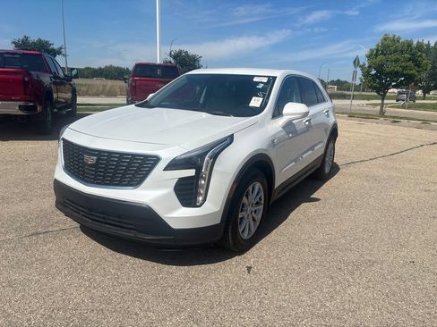 Used 2022 Cadillac XT4 Luxury AWD/4WD image 1