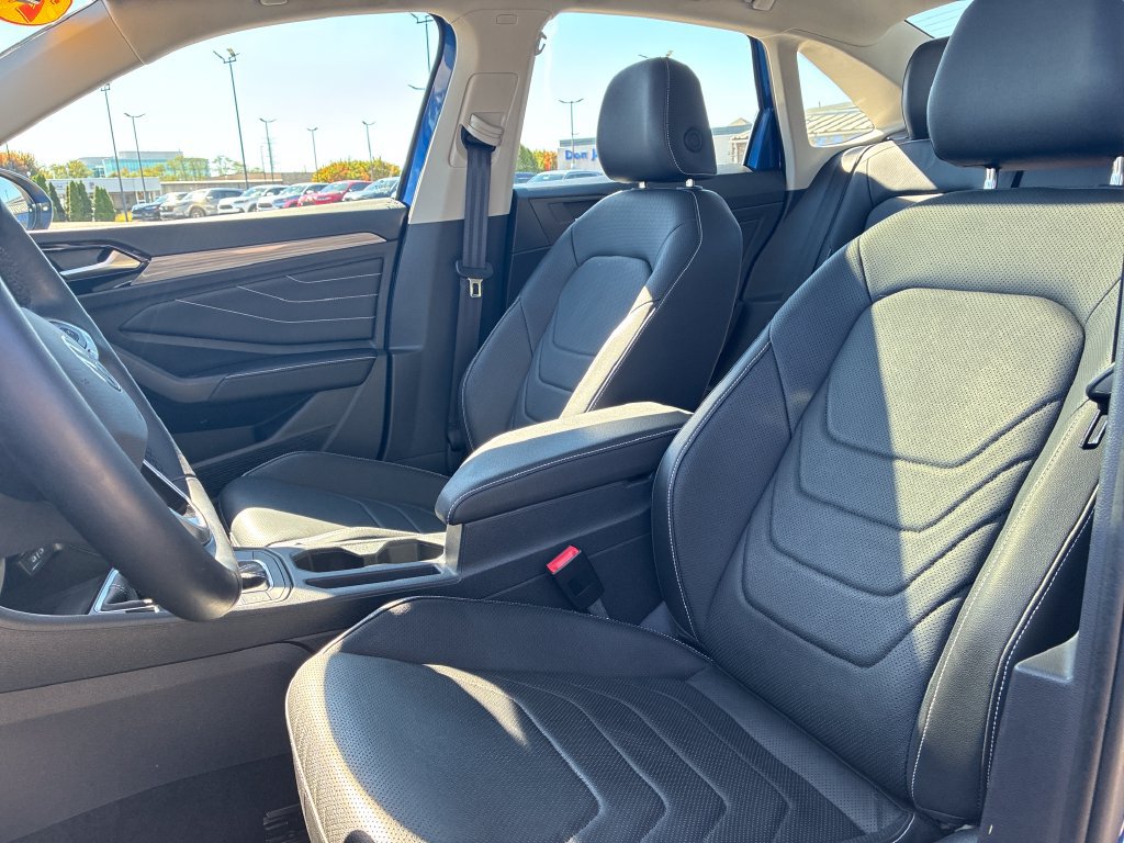 Used 2024 Volkswagen Jetta SEL FWD image 12