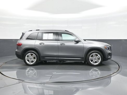 Used 2022 Mercedes-Benz GLB 250 4MATIC image 8