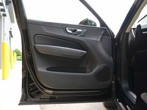 Used 2021 Volvo XC60 T8 Inscription Expression w/ Protection Package Premier image 34