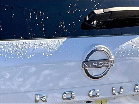 Certified 2023 Nissan Rogue SV image 26