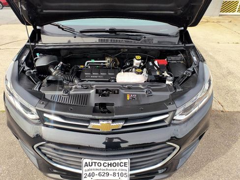Used 2020 Chevrolet Trax LS image 38