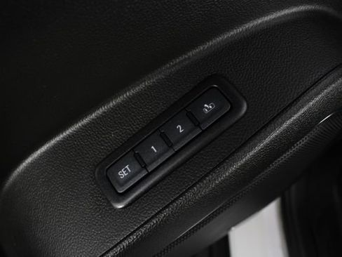 Used 2017 GMC Yukon XL SLT w/ Enhanced Security Package image 17