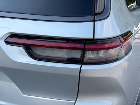 New 2026 Jeep Grand Cherokee L Limited AWD/4WD image 11