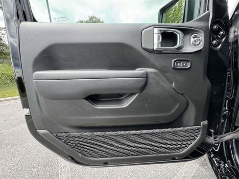 Used 2025 Jeep Gladiator Sport image 26