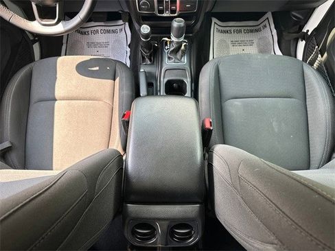 Used 2021 Jeep Gladiator Willys image 16