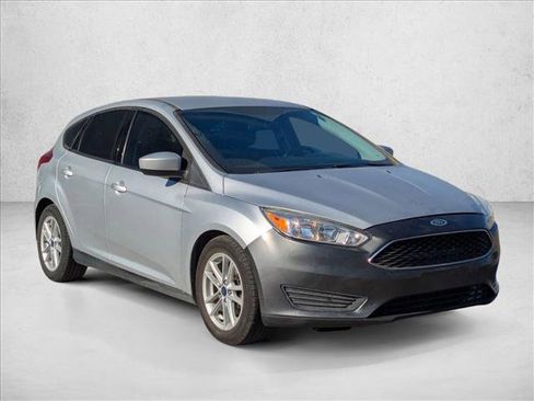 Used 2018 Ford Focus SE image 3