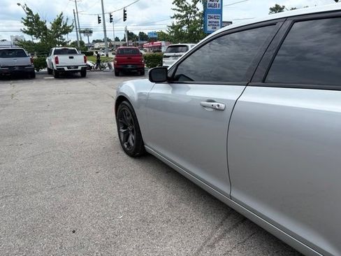 Used 2021 Chrysler 300 S RWD image 4