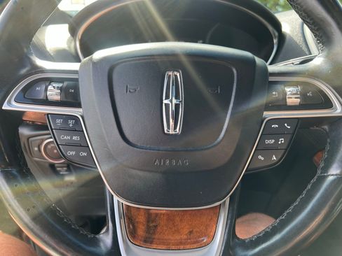 Used 2019 Lincoln Nautilus Reserve AWD/4WD image 35