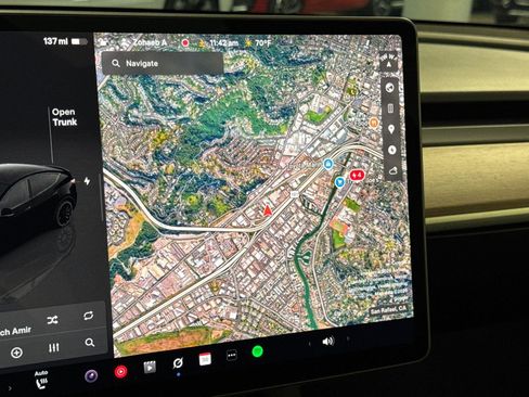 Used 2024 Tesla Model Y Performance AWD/4WD image 18