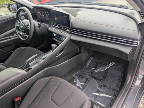 Used 2024 Hyundai Elantra SEL FWD image 10