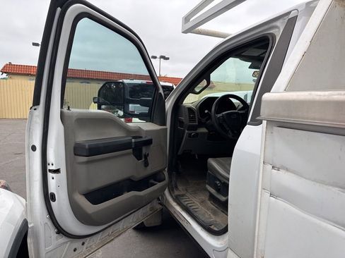 Used 2018 Ford F450 XL w/ XL Value Package RWD image 4