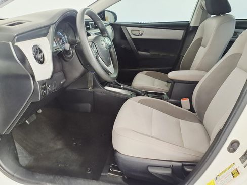 Used 2018 Toyota Corolla LE w/ Carpet Mat Package (TMS) FWD image 12