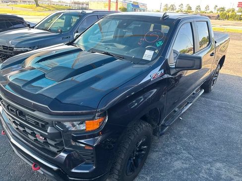 Used 2023 Chevrolet Silverado 1500 Custom Trail Boss AWD/4WD image 18