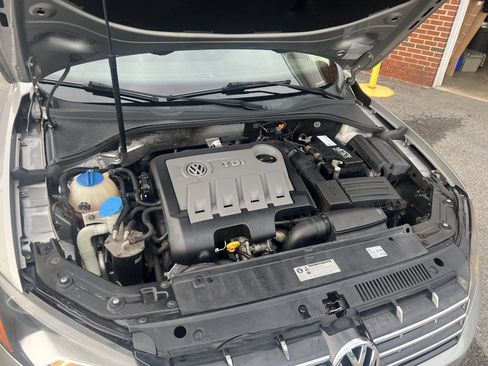 Used 2014 Volkswagen Passat TDI SEL Premium FWD image 12