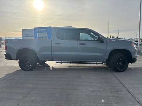 Used 2024 Chevrolet Silverado 1500 LT Trail Boss w/ Convenience Package II image 2