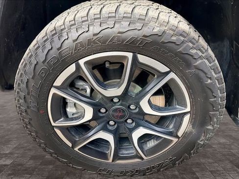 Used 2025 Jeep Compass Trailhawk image 5