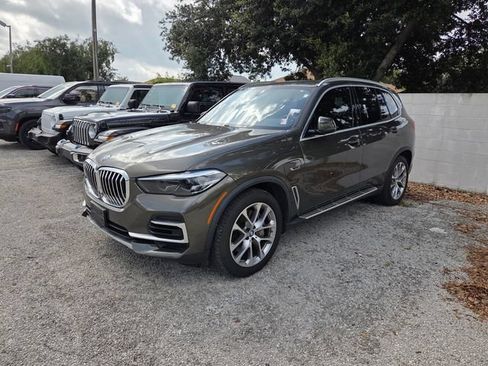 Used 2023 BMW X5 xDrive45e AWD/4WD image 3