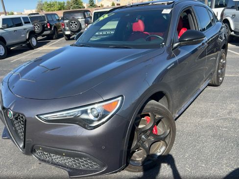 Used 2022 Alfa Romeo Stelvio Veloce AWD/4WD image 1