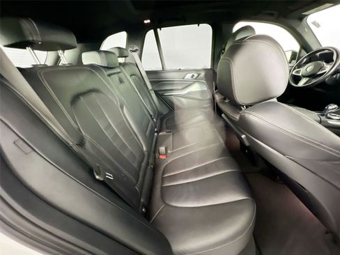 Used 2022 BMW X5 xDrive40i w/ M Sport Package image 24