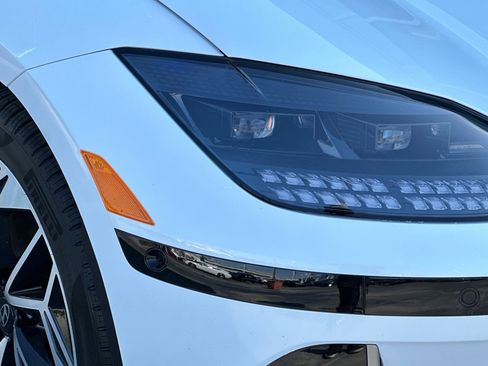 New 2024 Hyundai Ioniq 6 Limited image 30