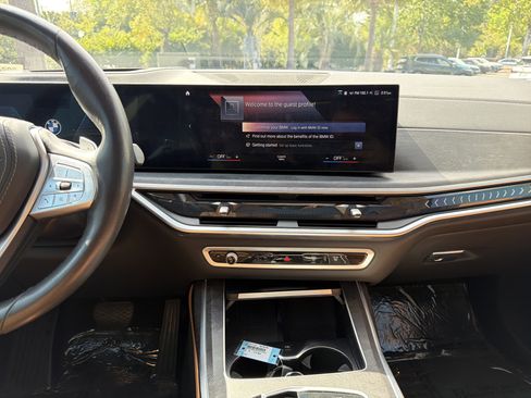 Used 2023 BMW X7 xDrive40i image 30