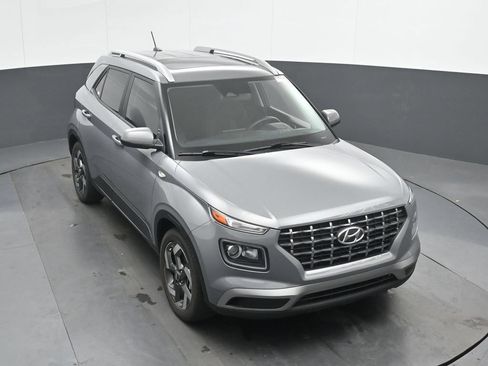 Certified 2023 Hyundai Venue SEL FWD image 33