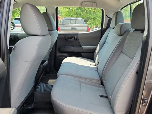Used 2018 Toyota Tacoma SR w/ SR Convenience Package AWD/4WD image 10