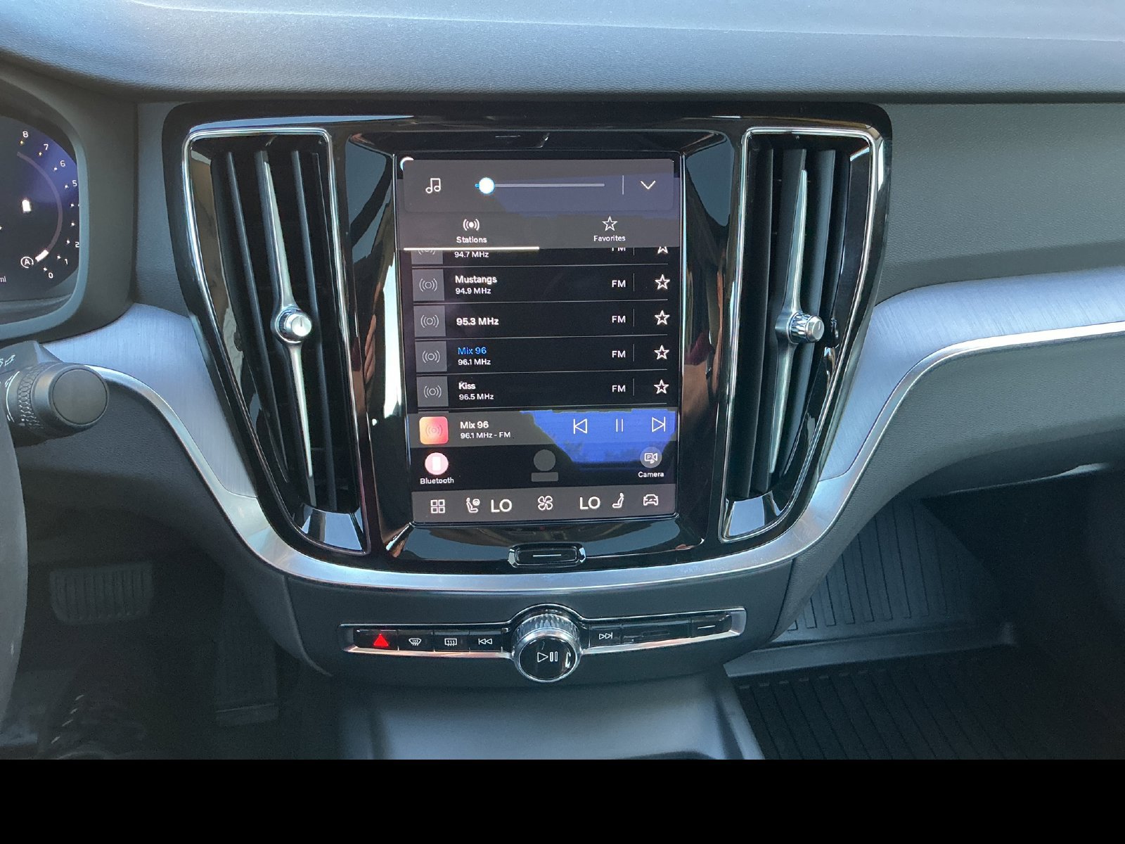 Certified 2024 Volvo S60 B5 Core w/ Climate Package AWD/4WD image 18