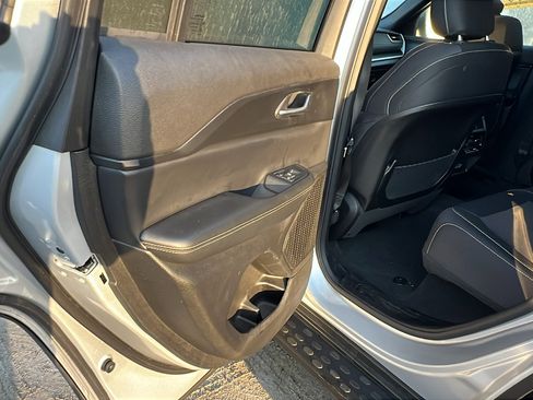 Used 2024 Jeep Grand Cherokee Laredo image 22