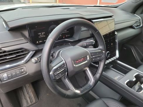 Used 2024 GMC Acadia Elevation image 11