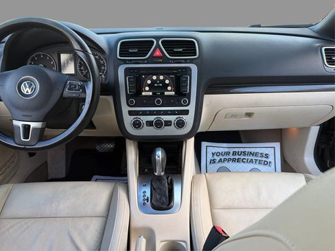 Used 2013 Volkswagen Eos Lux FWD image 16