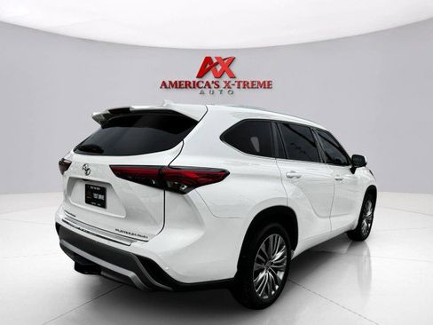 Used 2021 Toyota Highlander Platinum image 5
