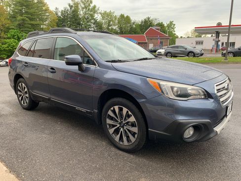 Used 2016 Subaru Outback 2.5i Limited AWD/4WD image 3