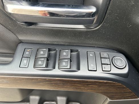 Used 2017 GMC Sierra 1500 Denali w/ Denali Ultimate Package AWD/4WD image 16