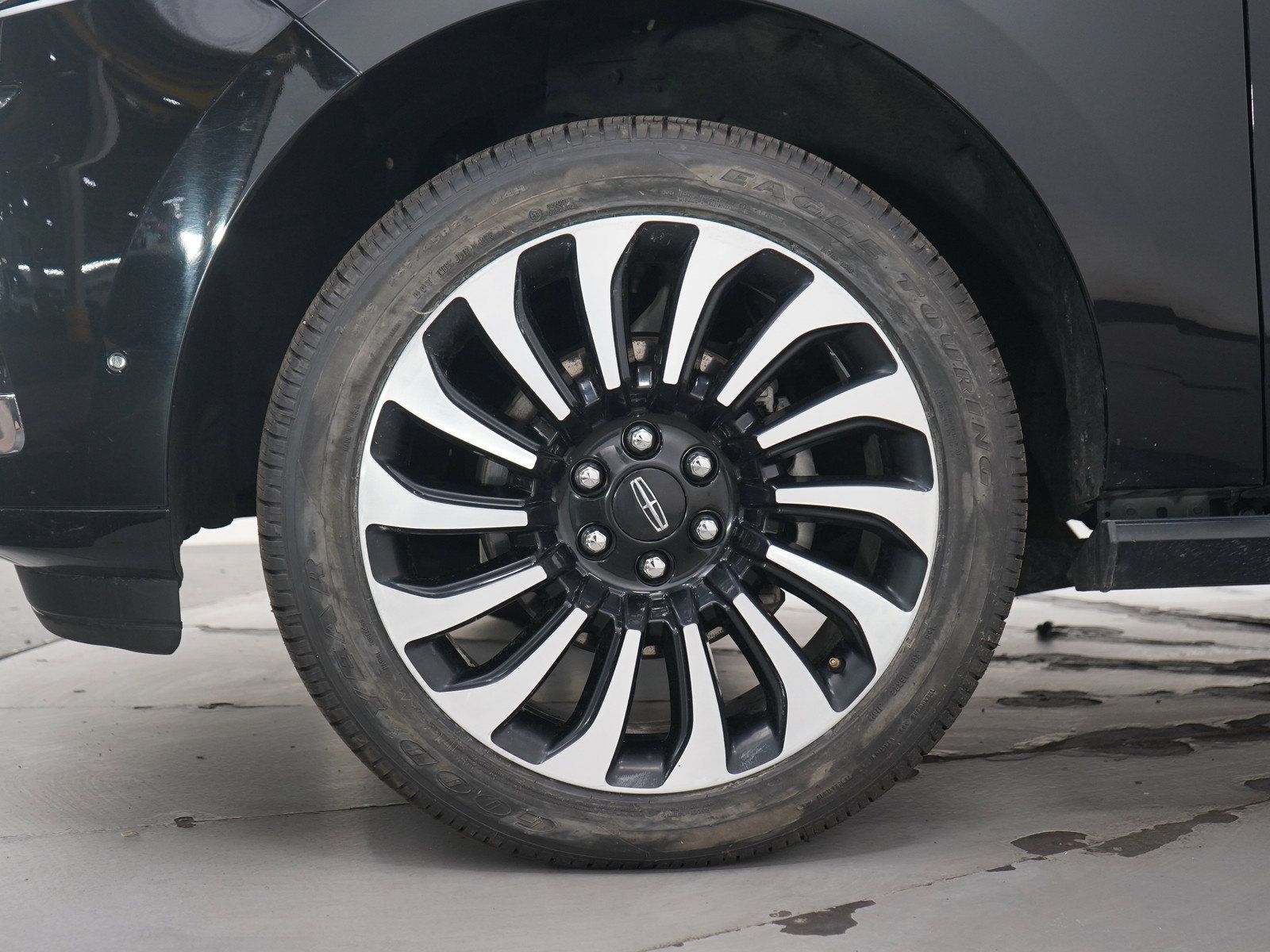 Used 2024 Lincoln Navigator L Black Label AWD/4WD image 34