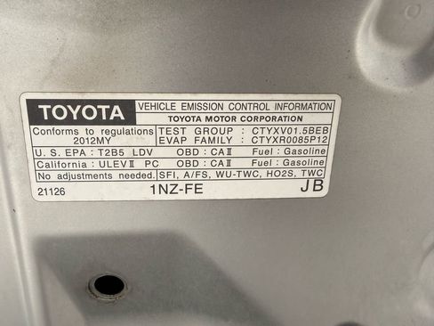 Used 2012 Toyota Yaris LE image 29