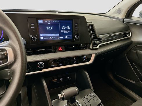 Used 2025 Kia Sportage LX image 25