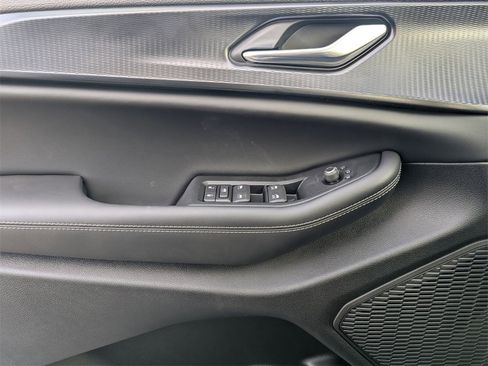 New 2025 Jeep Grand Cherokee Altitude image 15