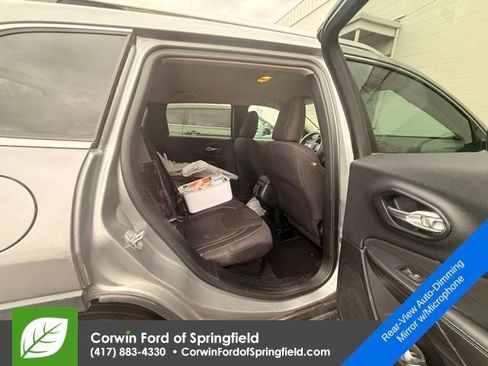 Used 2016 Jeep Cherokee Latitude w/ Comfort/Convenience Group image 11