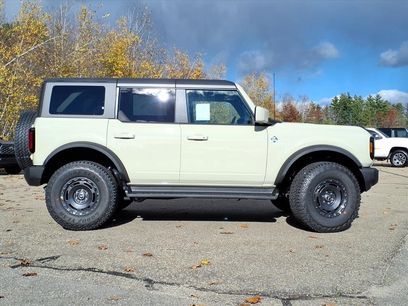 New 2025 Ford Bronco Outer Banks w/ Sasquatch Package