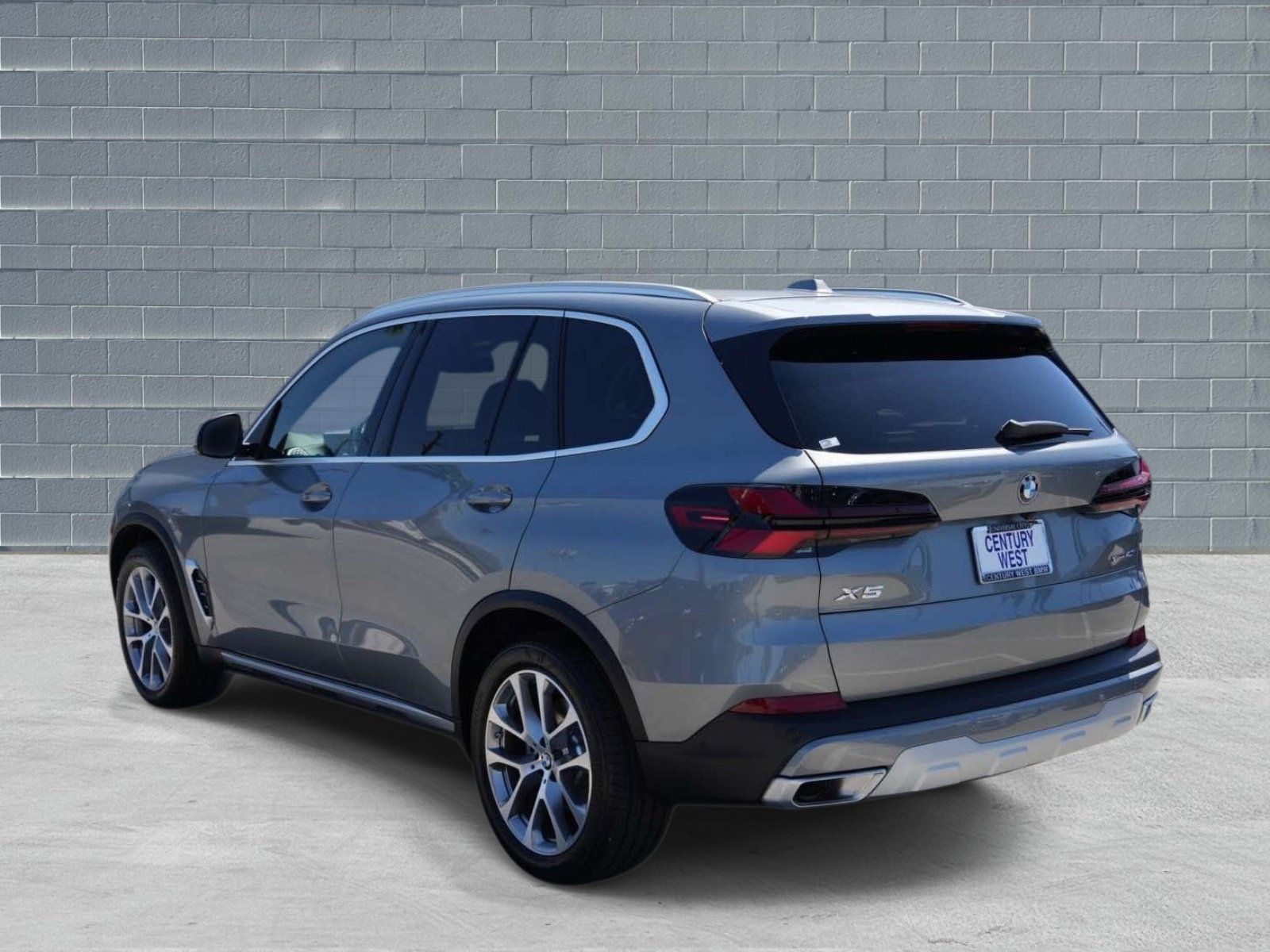 Used 2026 BMW X5 xDrive40i AWD/4WD image 3