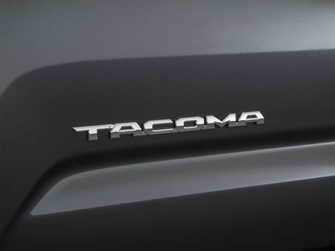 Used 2018 Toyota Tacoma SR5 RWD image 58