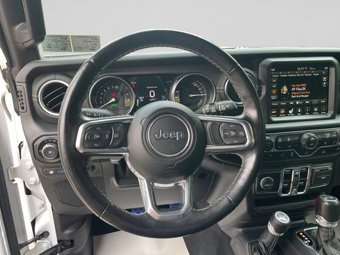 Certified 2021 Jeep Wrangler Unlimited Sahara w/ Cold Weather Group AWD/4WD image 22